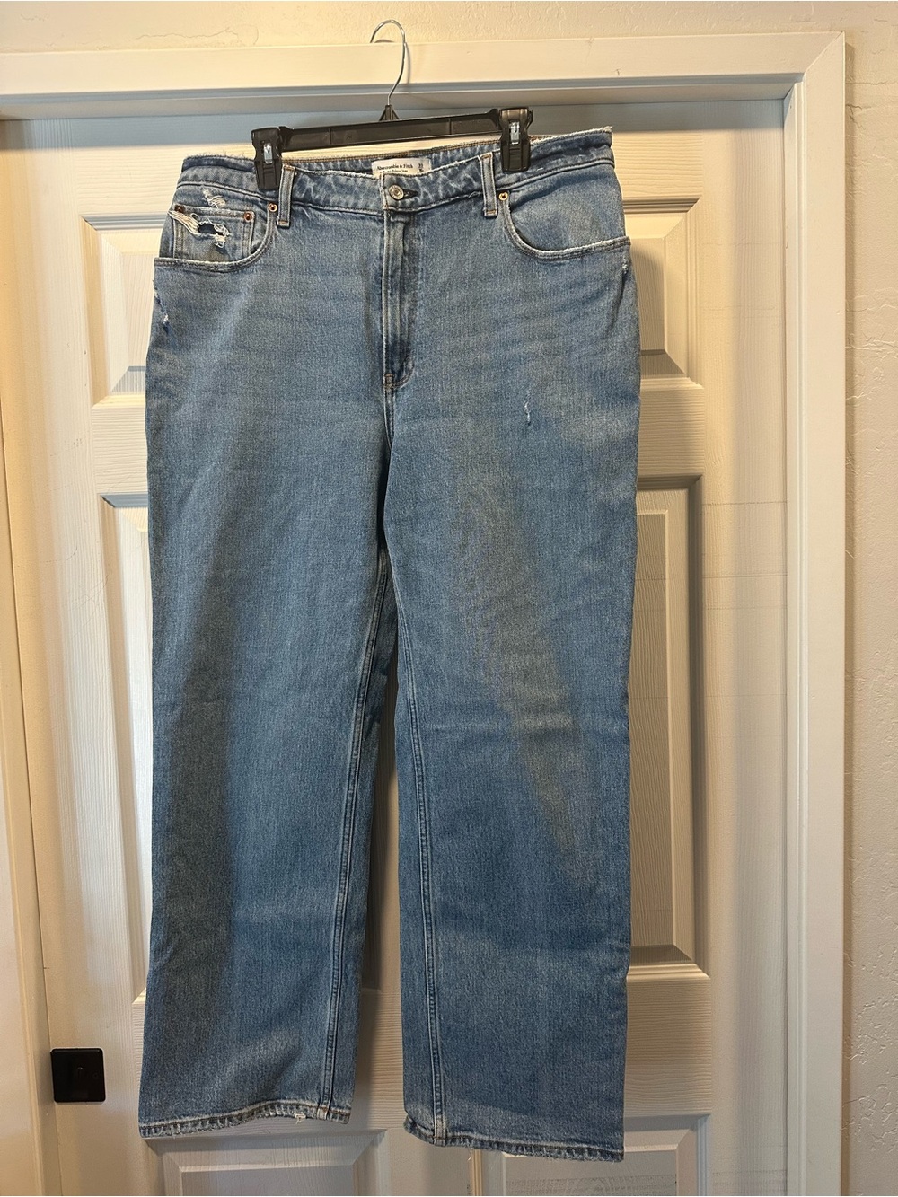 Abercrombie Classic High-Rise 90’s Relaxed High Rise Light Blue Women's Jeans